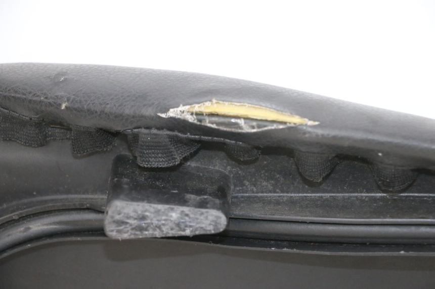 photo de SELLE PEUGEOT DJANGO 4T 50 (2014 - 2019) - Dettagli dei punti di fissaggio