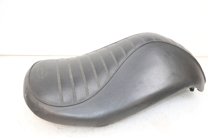 photo de SELLE PEUGEOT DJANGO 4T 50 (2014 - 2019) - Marcature e riferimenti originali