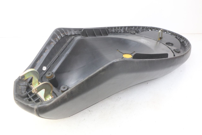 photo de SELLE PEUGEOT E-VIVACITY 1 (2012 - 2018) - Stato della superficie e materiale