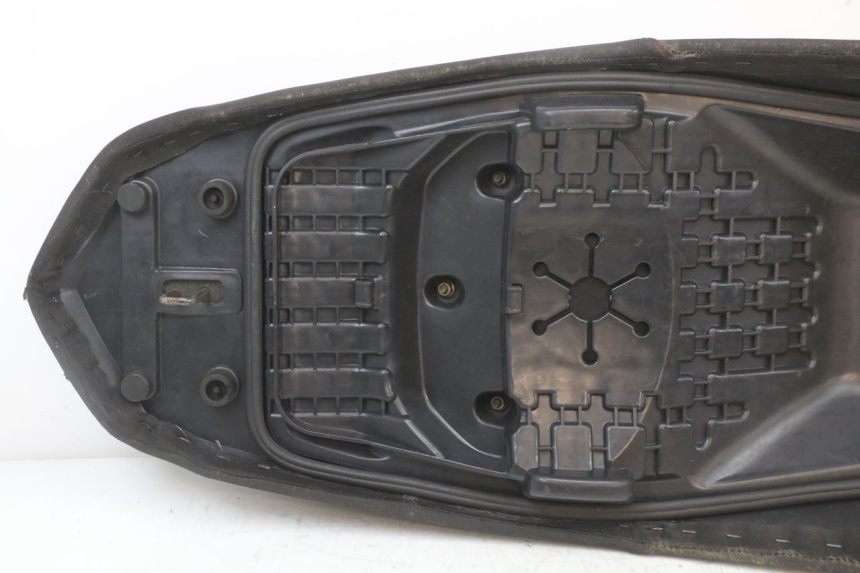 photo de SELLA LONGJIA EASY MAX 125 (2020 - 2024) - Dettagli dei punti di fissaggio