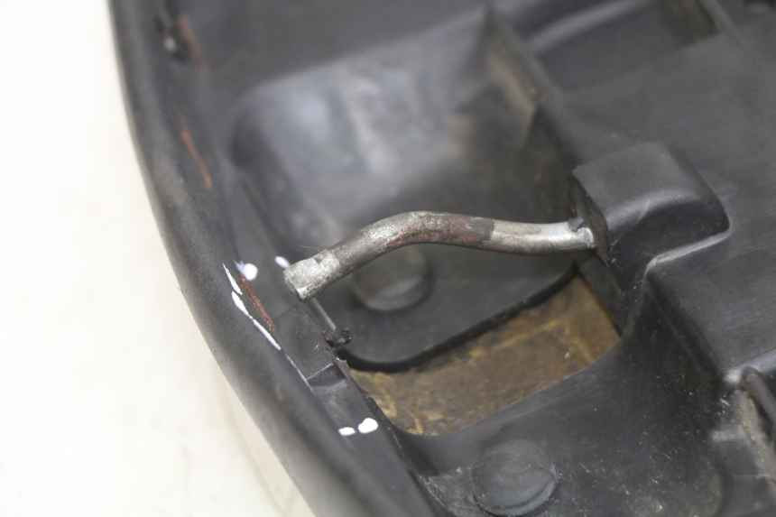 photo de SELLE PEUGEOT ELYSEO 125 (1999 - 2004) - Foto prodotto supplementare