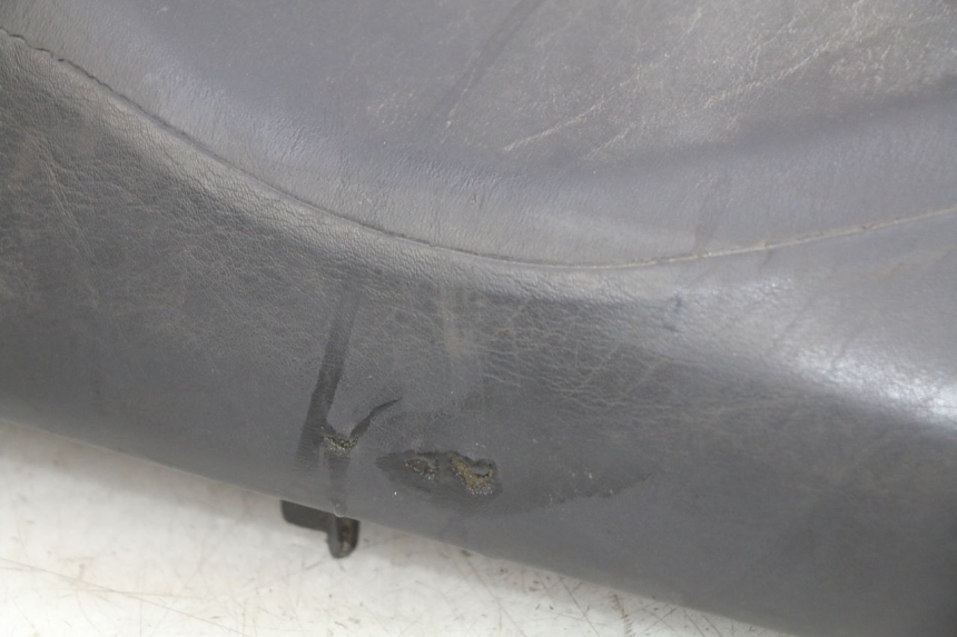 photo de SELLE PEUGEOT ELYSEO 125 (1999 - 2004) - Marcature e riferimenti originali