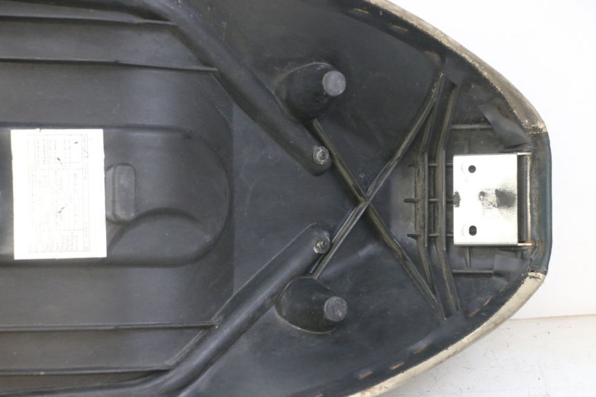 photo de SELLE PEUGEOT ELYSEO 125 (1999 - 2004) - Ispezione visiva dettagliata