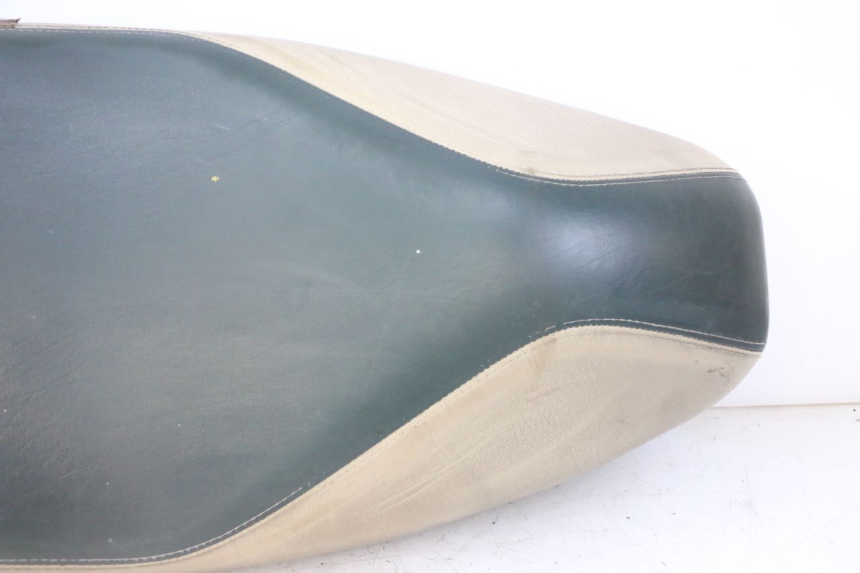 photo de SELLE PEUGEOT ELYSEO 125 (1999 - 2004) - Angolazione alternativa