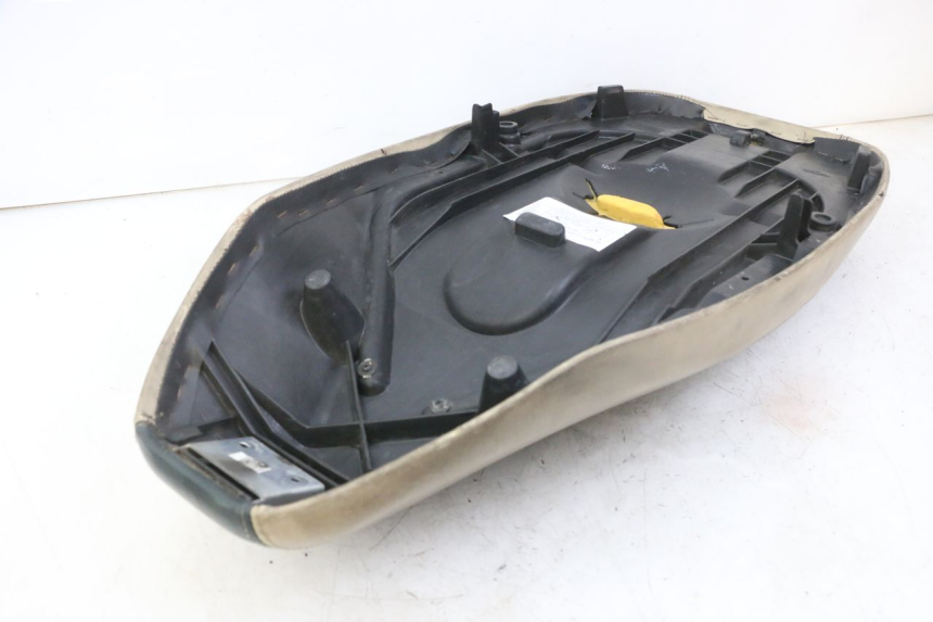 photo de SELLE PEUGEOT ELYSEO 125 (1999 - 2004) - Ricambio usato controllato