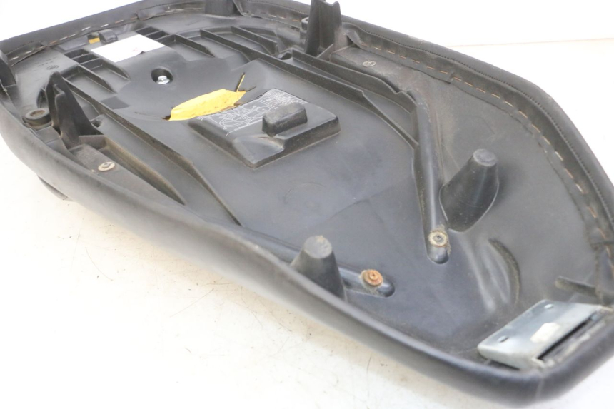 photo de SELLA PEUGEOT ELYSTAR 125 (2002 - 2007) - Zoom sullo stato d'uso