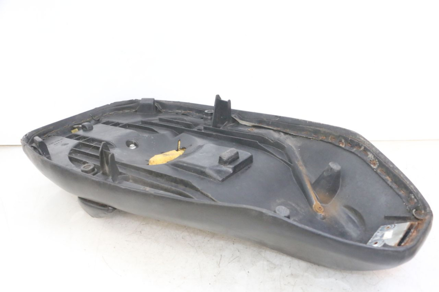 photo de SELLE PEUGEOT ELYSTAR 50 (2002 - 2014) - Stato della superficie e materiale