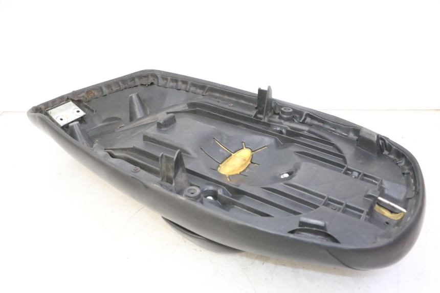 photo de SELLE PEUGEOT ELYSTAR 50 (2002 - 2014) - Zoom sullo stato d'uso