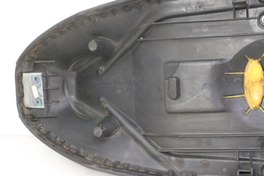 photo de SELLE PEUGEOT ELYSTAR 50 (2002 - 2014) - Primo piano tecnico