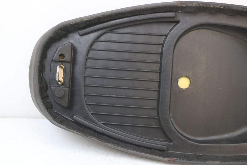 photo de SELLE JM MOTORS EVOLIS 4T 50 (2018 - 2022) - Stato della superficie e materiale