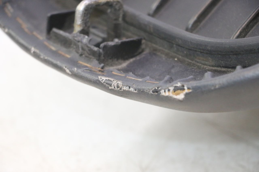 photo de SELLE HONDA FES PANTHEON 2T 125 (1998 - 2002) - Caratteristiche distintive
