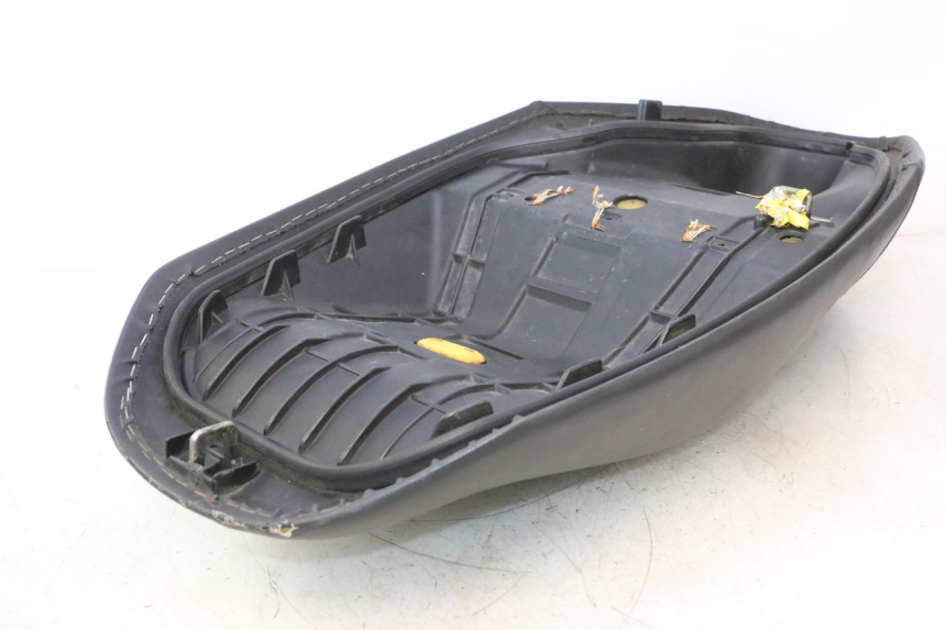 photo de SELLE HONDA FES PANTHEON 2T 125 (1998 - 2002) - Zoom sui componenti