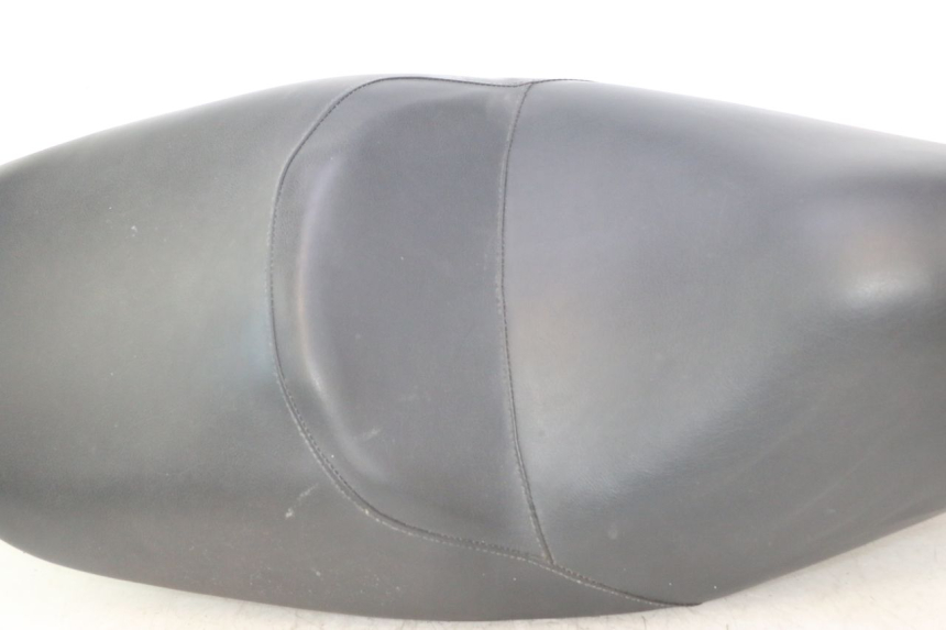 photo de SELLE HONDA FES PANTHEON 2T 125 (1998 - 2002) - Panoramica del profilo