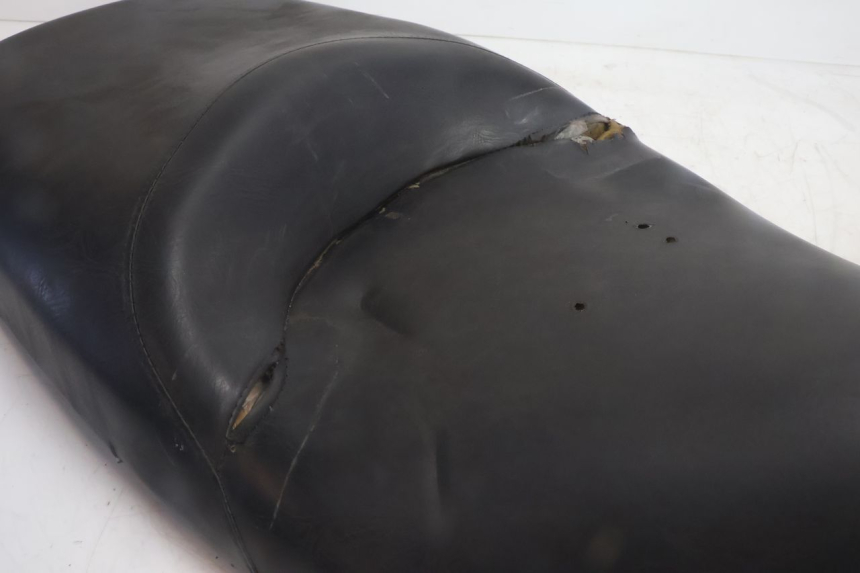 photo de SELLE HONDA FES PANTHEON 125 (2003 - 2007) - Dettaglio del componente