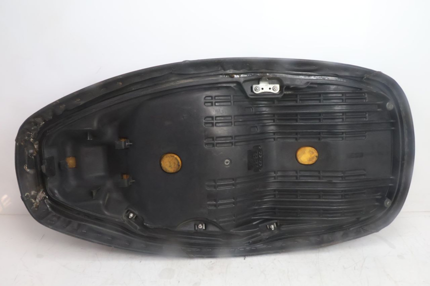 photo de SELLE HONDA FES PANTHEON 125 (2003 - 2007) - Zoom sullo stato d'uso