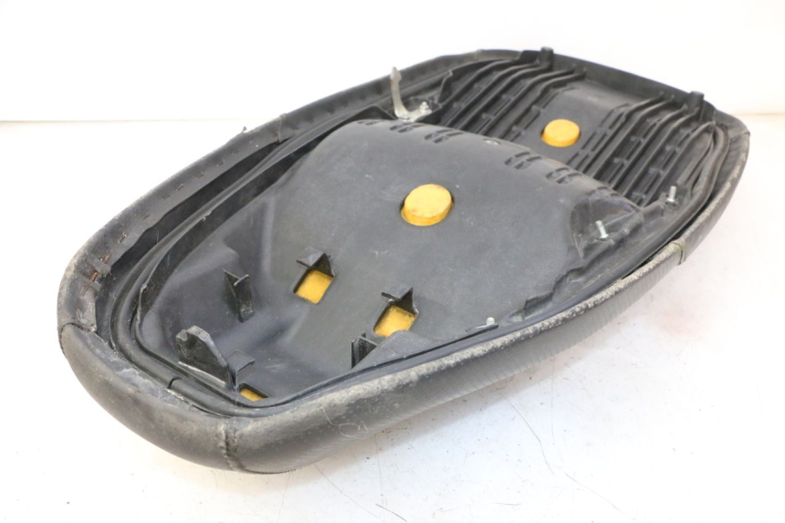 photo de SELLE HONDA FES S-WING SWING ABS 125 (2007 - 2015) - Primo piano ad alta risoluzione