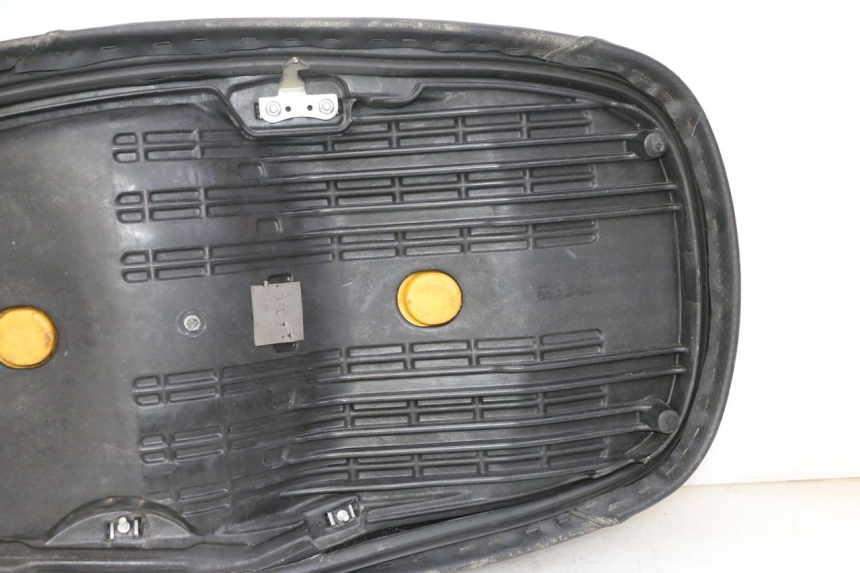 photo de SELLE HONDA FES S-WING SWING ABS 125 (2007 - 2015) - Ispezione visiva dettagliata