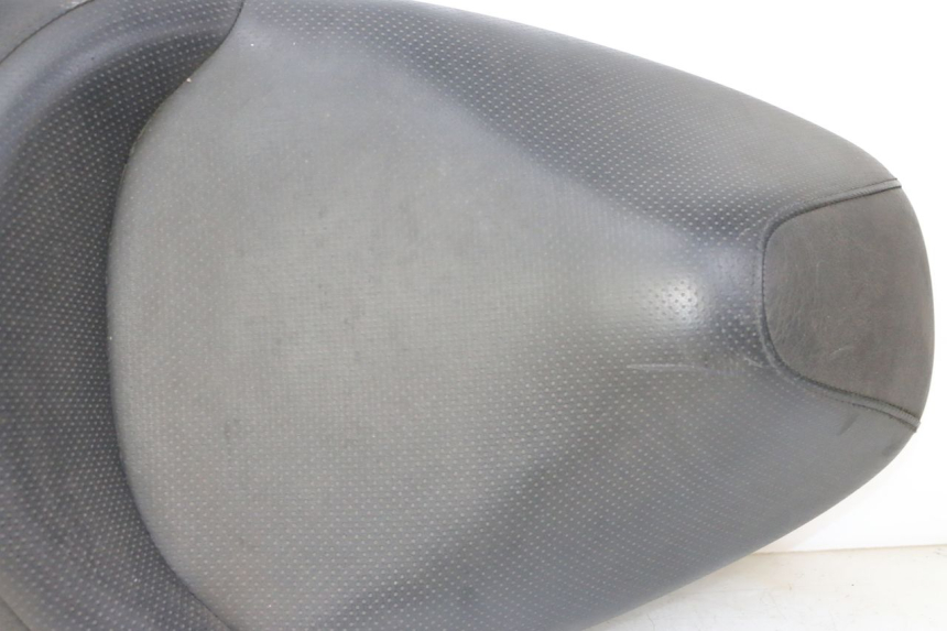 photo de SELLE HONDA FES S-WING SWING ABS 125 (2007 - 2015) - Zoom sullo stato d'uso