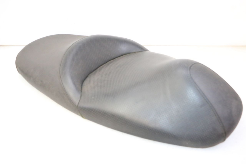 photo de SELLE HONDA FES S-WING SWING ABS 125 (2007 - 2015) - Primo piano tecnico