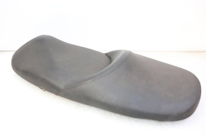 photo de SELLE HONDA FES S-WING SWING ABS 125 (2007 - 2015) - Dettagli dei punti di fissaggio