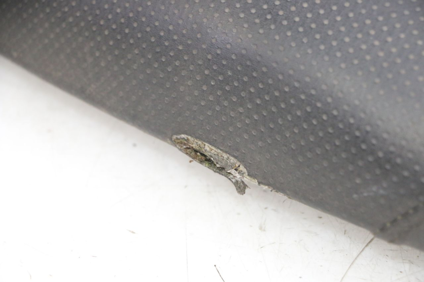 photo de SELLE HONDA FES S-WING SWING ABS 125 (2007 - 2015) - Stato della superficie e materiale