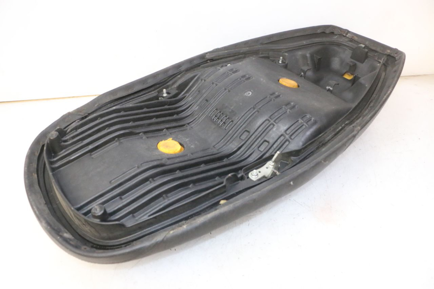 photo de SELLE HONDA FES S-WING SWING ABS 125 (2007 - 2015) - Dettaglio del componente