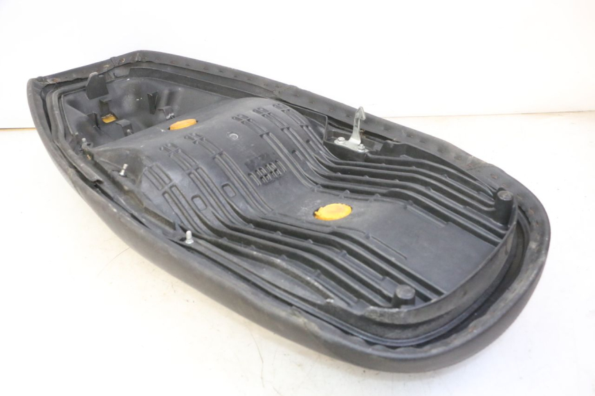 photo de SELLE HONDA FES S-WING SWING ABS 125 (2007 - 2015) - Zoom sullo stato d'uso