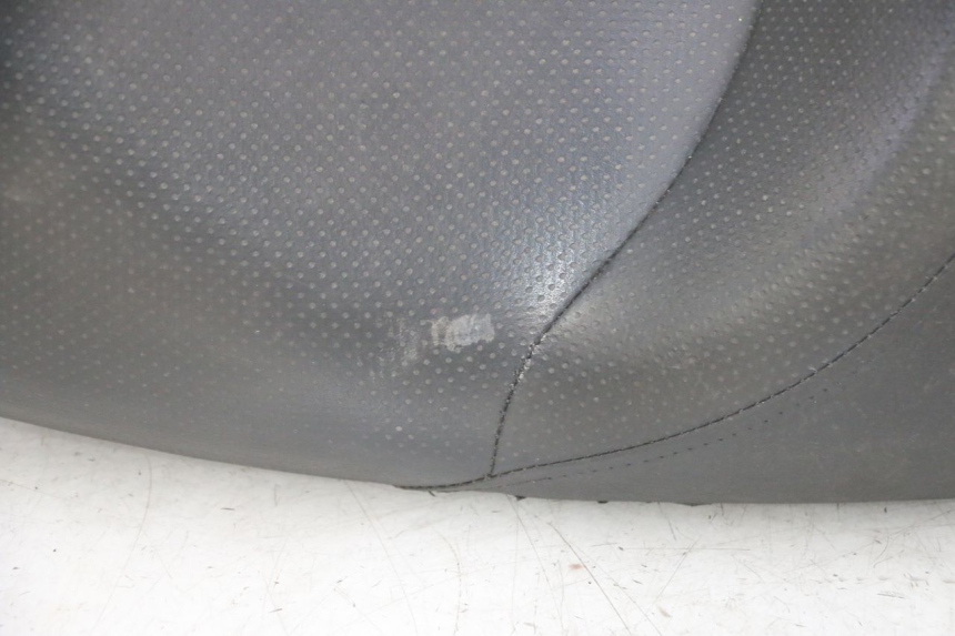 photo de SELLE HONDA FES S-WING SWING ABS 125 (2007 - 2015) - Primo piano tecnico