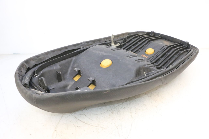 photo de SELLE HONDA FES S-WING SWING ABS 125 (2007 - 2015) - Zoom sui componenti