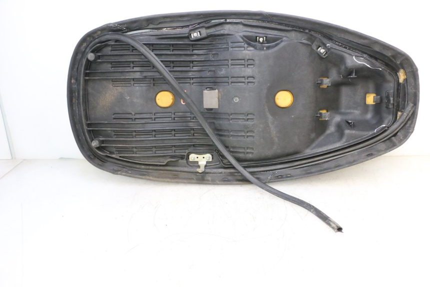 photo de SELLE HONDA FES S-WING SWING ABS 125 (2007 - 2015) - Angolazione alternativa