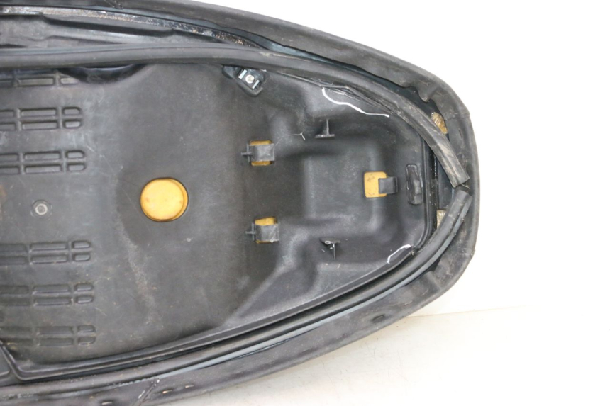 photo de SELLE HONDA FES S-WING SWING ABS 125 (2007 - 2015) - Panoramica del profilo