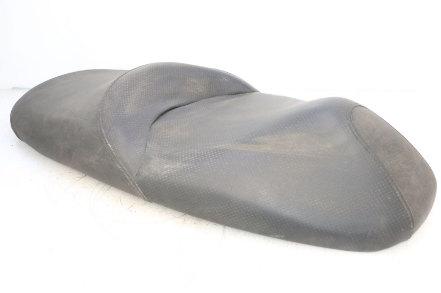 photo de SELLE HONDA FES S-WING SWING ABS 125 (2007 - 2015) - Primo piano tecnico