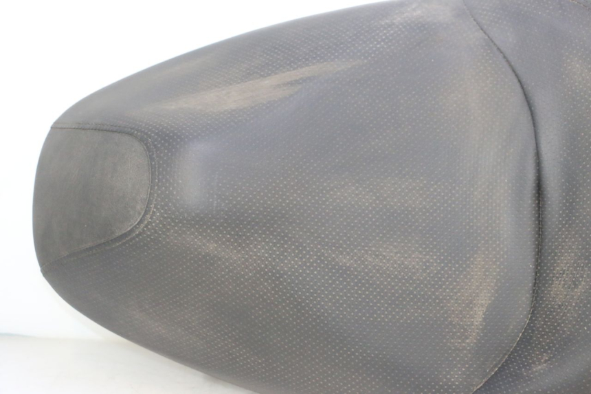 photo de SELLE HONDA FES S-WING SWING ABS 125 (2007 - 2015) - Marcature e riferimenti originali