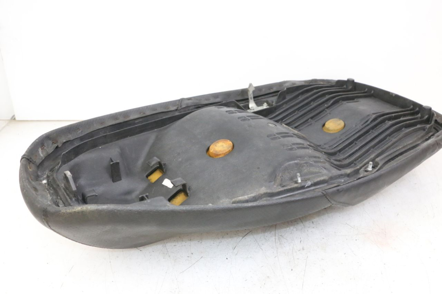 photo de SELLA HONDA FES S-WING SWING 125 (2007 - 2015) - Marcature e riferimenti originali