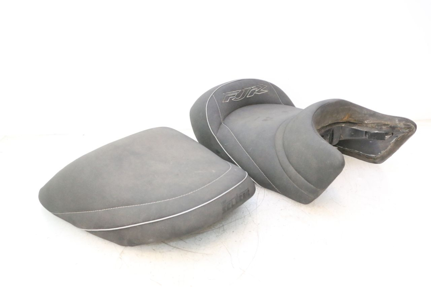 photo de SELLA YAMAHA FJR 1300 (2001 - 2005) - Zoom sullo stato d'uso