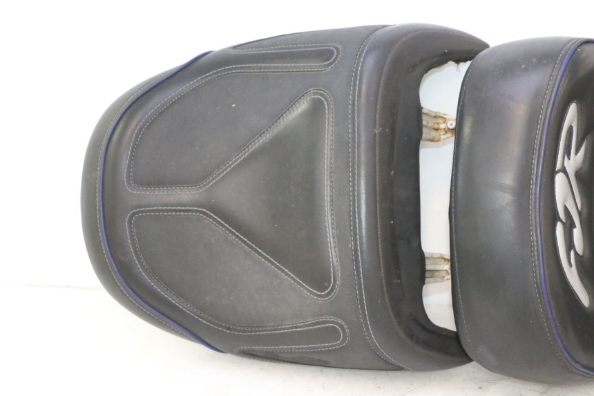 photo de SELLA YAMAHA FJR 1300 (2001 - 2005) - Stato della superficie e materiale