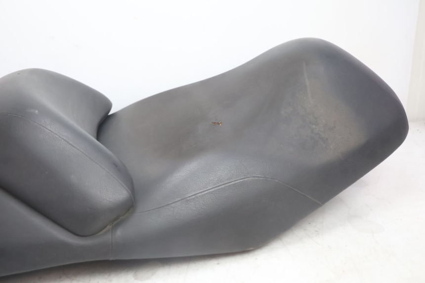 photo de SELLA HONDA FJS SILVER WING SILVERWING 400 (2005 - 2008) - Dettagli dei punti di fissaggio