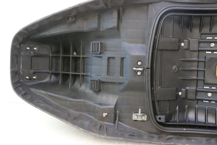 photo de SELLA HONDA FJS SILVER WING SILVERWING 400 (2005 - 2008) - Angolazione alternativa