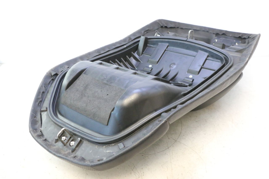 photo de SELLA HONDA FJS SILVER WING SILVERWING 400 (2005 - 2008) - Primo piano tecnico