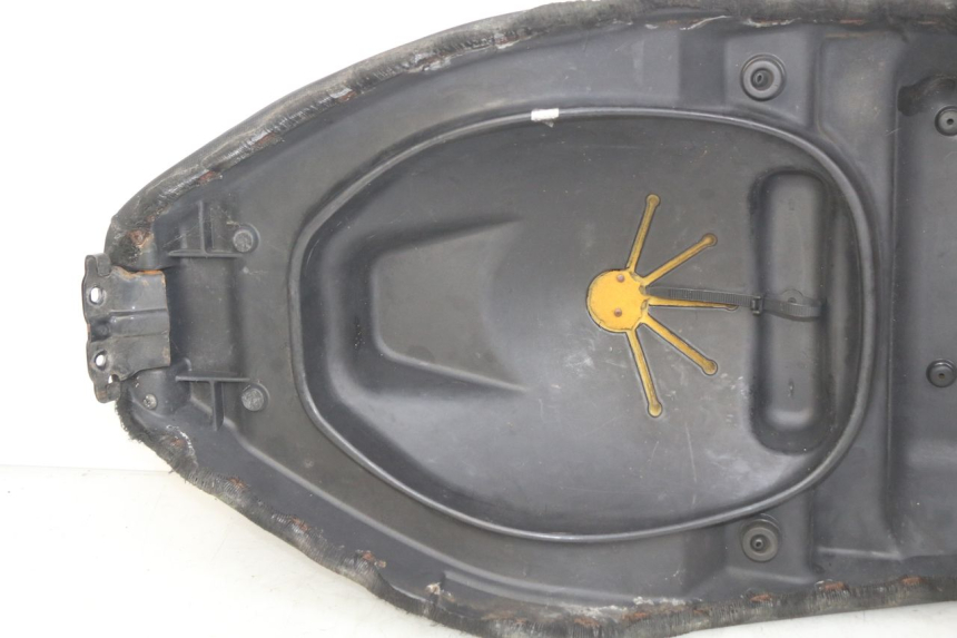 photo de SELLE PIAGGIO FLY 2T 50 (2004 - 2017) - Ispezione visiva dettagliata