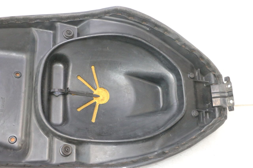 photo de SELLE PIAGGIO FLY 2T 50 (2004 - 2017) - Ispezione visiva dettagliata