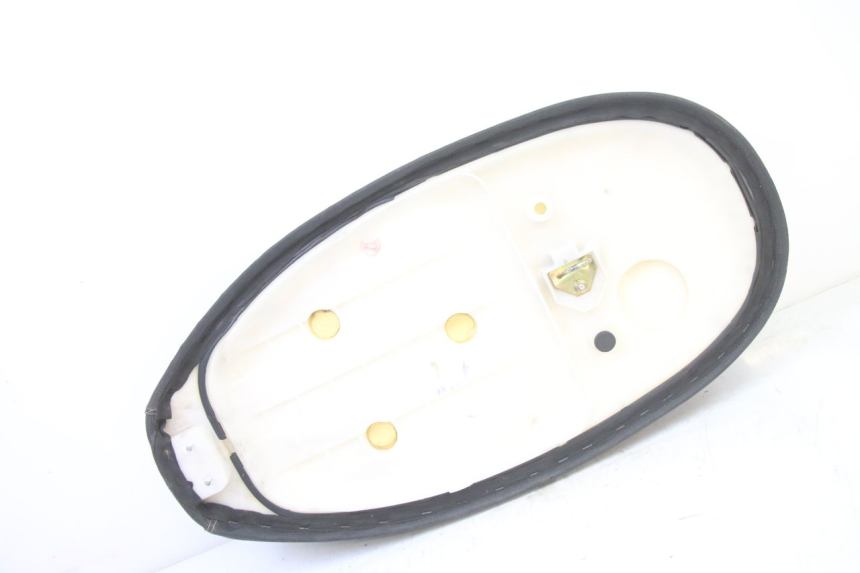 photo de SELLA VENESI FLY RETRO 4T 50 (2020 - 2025) - Dettagli dei punti di fissaggio