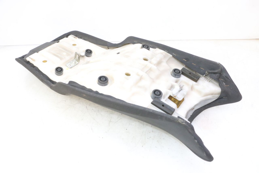 photo de SELLA YAMAHA FZ6 FAZER S2 600 (2007 - 2011) - Stato della superficie e materiale