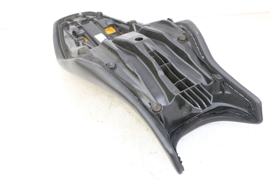 photo de SELLA BMW G310 R 310 (2016 - 2020) - Zoom sullo stato d'uso