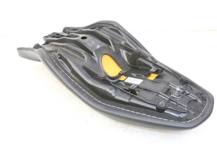 photo de SELLA BMW G310 R 310 (2016 - 2020) - Primo piano tecnico