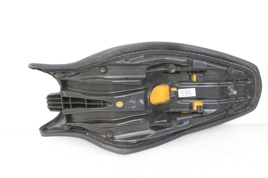 photo de SELLA BMW G310 R 310 (2016 - 2020) - Marcature e riferimenti originali