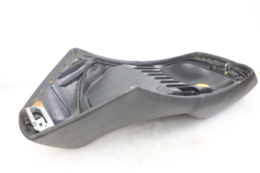 photo de SELLA PEUGEOT GEOPOLIS RS 125 (2007 - 2009) - Dettagli dei punti di fissaggio