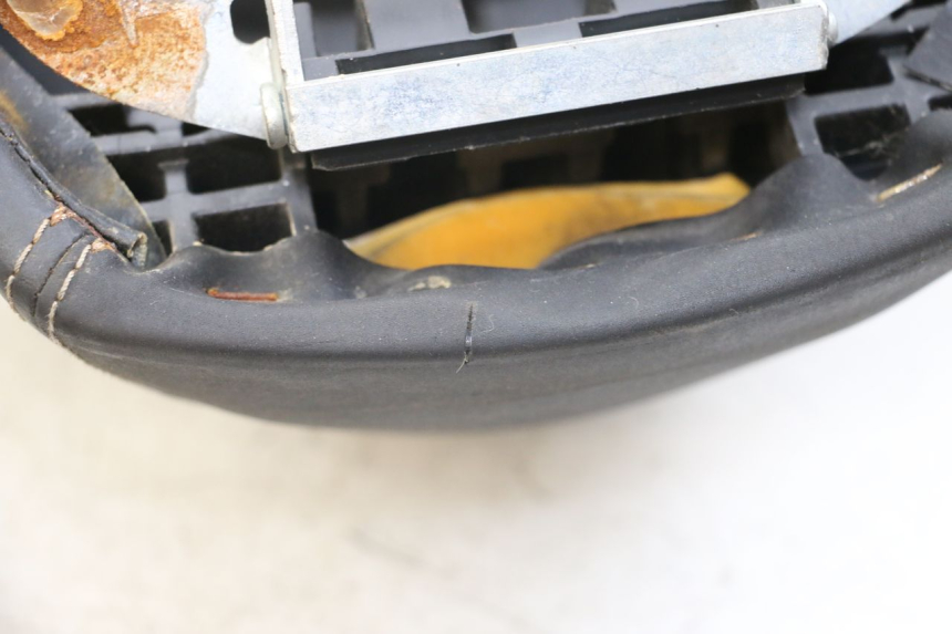 photo de SELLA PEUGEOT GEOPOLIS RS 125 (2007 - 2009) - Stato della superficie e materiale