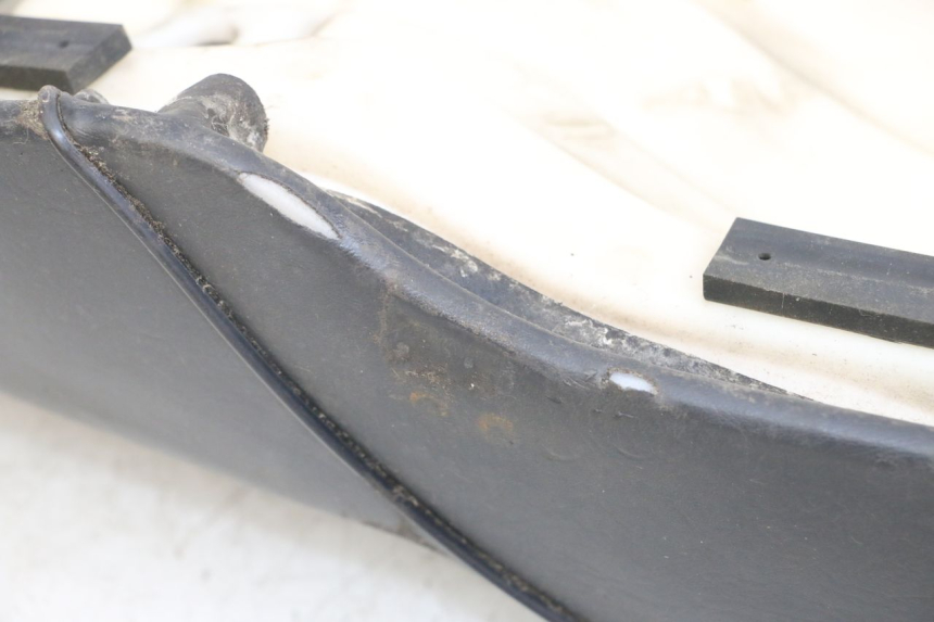 photo de SELLA SUZUKI GN 125 (1997 - 2000) - Dettagli dei punti di fissaggio