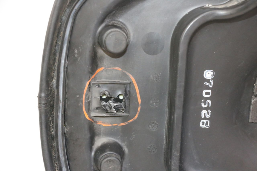 photo de SELLA KYMCO GRAND DINK 125 (2008 - 2014) - Stato della superficie e materiale